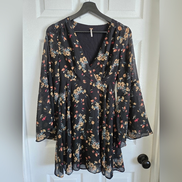 Free People Lilou Black Floral Bell Sleeve Boho Dress - Picture 3 of 5
